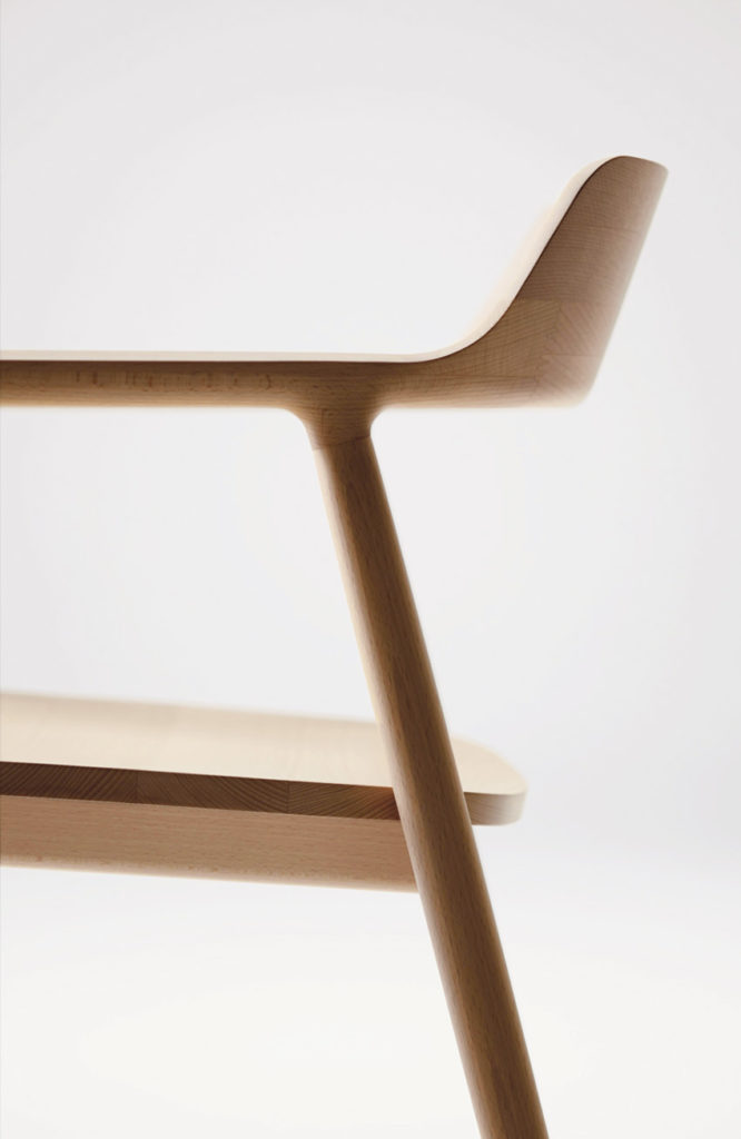 Fauteuil Hiroshima, de Naoto Fukasawa chez le fabricant Maruni. Un fauteuil en bois exceptionnel. Détail du profil