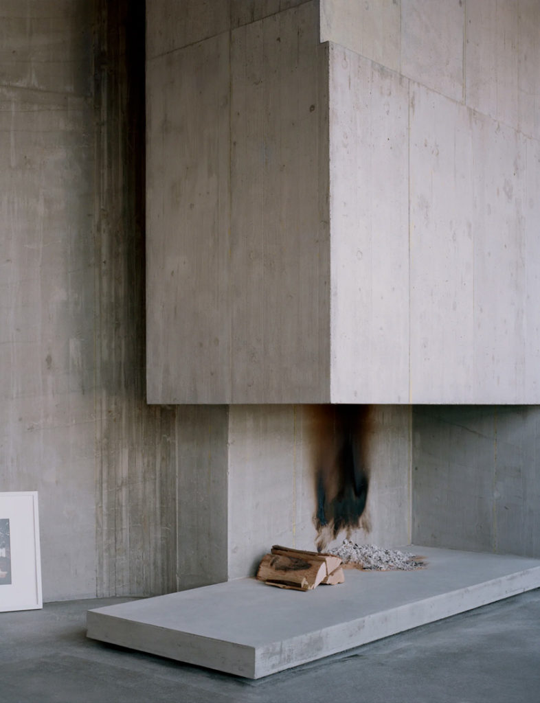 Maison d'architecte en béton, brutaliste, inspiration Paulo Mendes da Rocha.